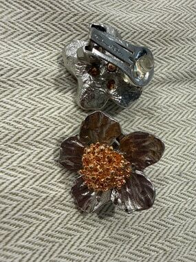 Oscar de la Renta Gunmetal Flower Clip-On Earrings with Gold Center